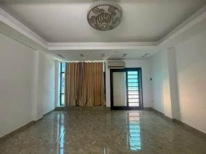 SIÊU PHẨM TRUNG TÂM CẦU GIẤY - PHÂN LÔ OTO - NGÕ THÔNG GẦN PHỐ - KHÁCH XEM LÀ CHỐT 